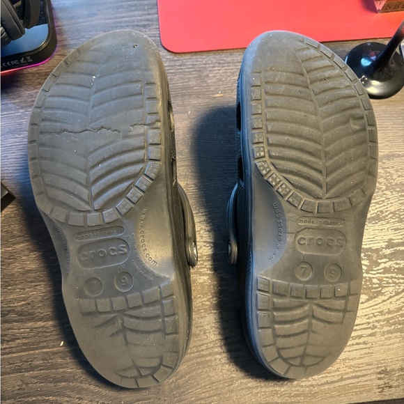 Black crocs - Picture 2 of 2